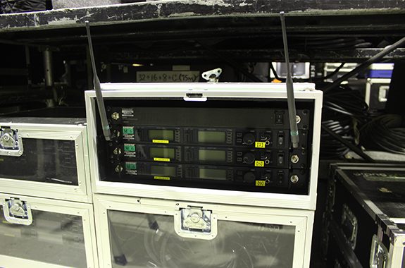 PA機材レンタル：SHURE UHF-R ワイヤレス・システム | 音響工事・PA